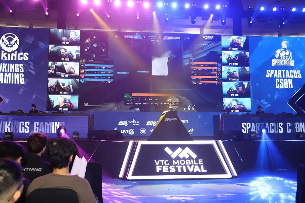 Komunitas Role-Specific di Game MOBA/FPS